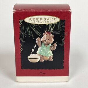 Hallmark Keepsake Mom 1995 Animal Christmas Tree Ornament